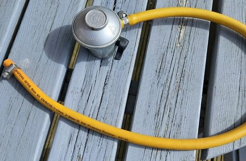 Gas bbq regulator - with, hose